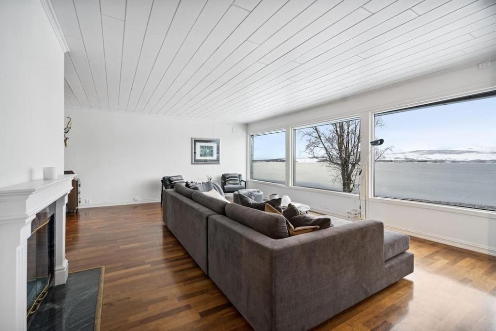 Hus Med Egen Strandlinje トロムソ エクステリア 写真