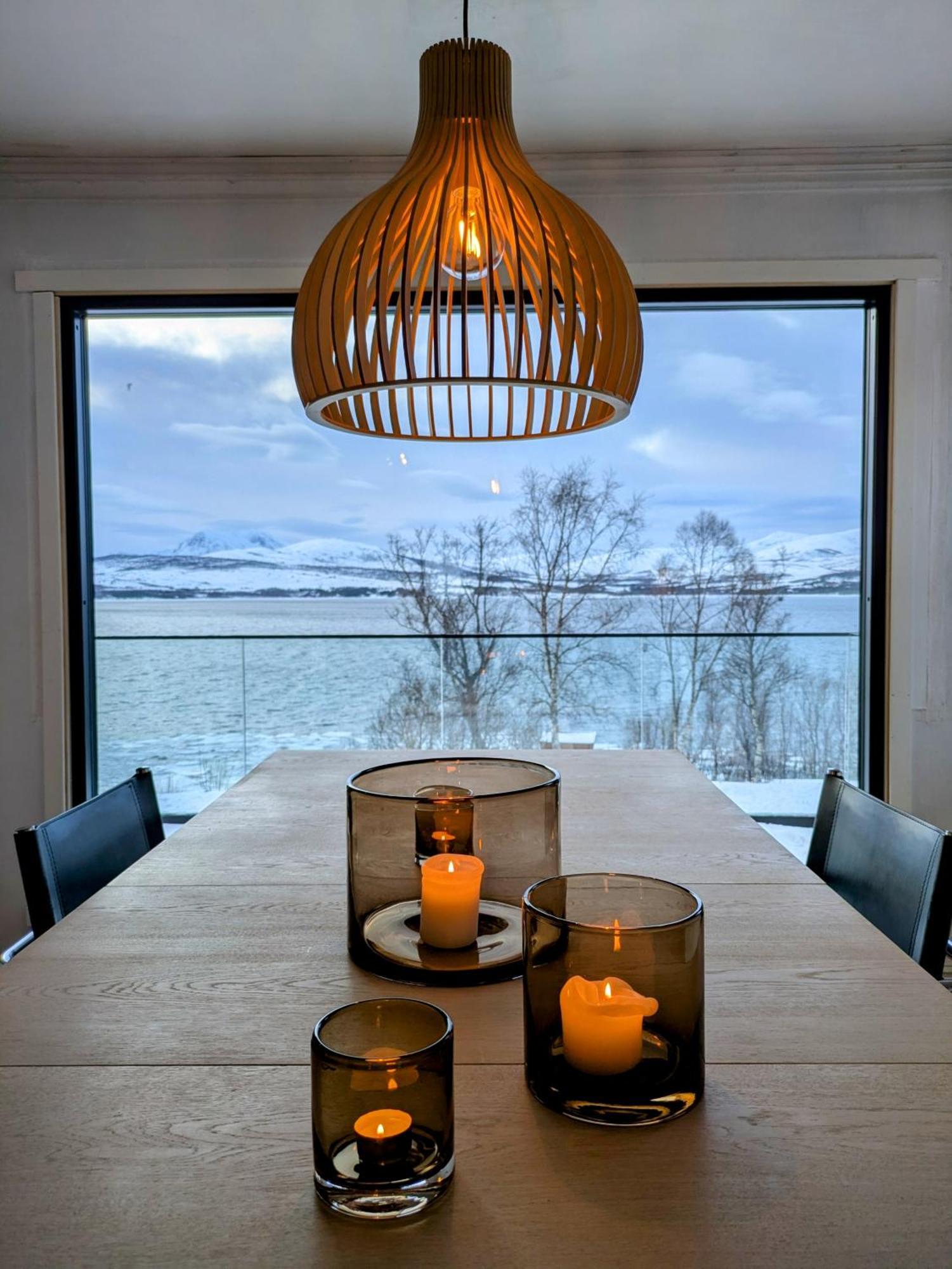Hus Med Egen Strandlinje トロムソ エクステリア 写真